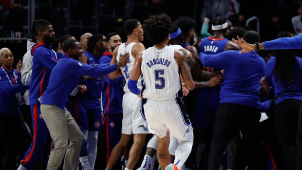 pistons-magic